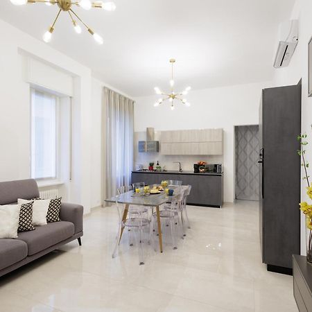 Genoa Lux Apartments With Parking ภายนอก รูปภาพ
