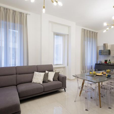 Genoa Lux Apartments With Parking ภายนอก รูปภาพ