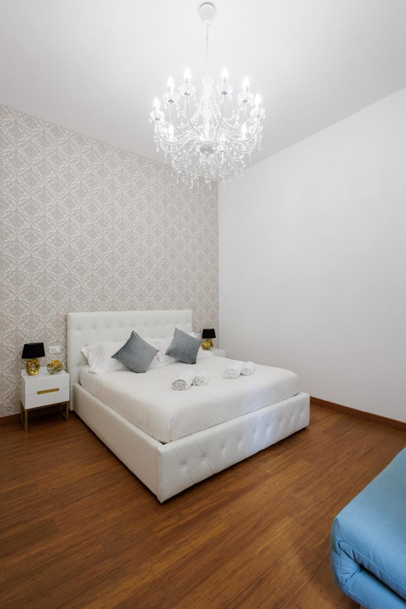 Genoa Lux Apartments With Parking ภายนอก รูปภาพ