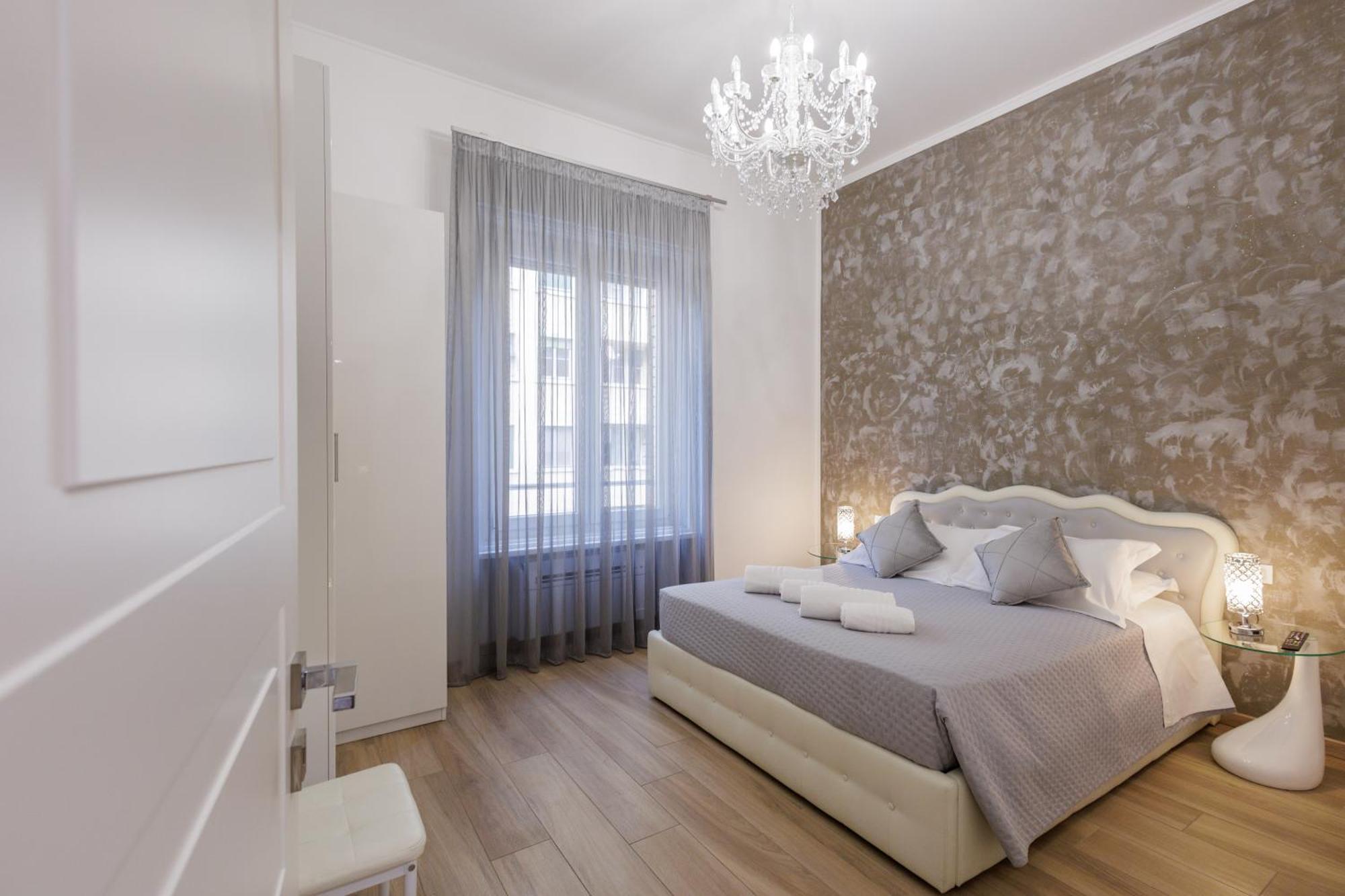 Genoa Lux Apartments With Parking ภายนอก รูปภาพ