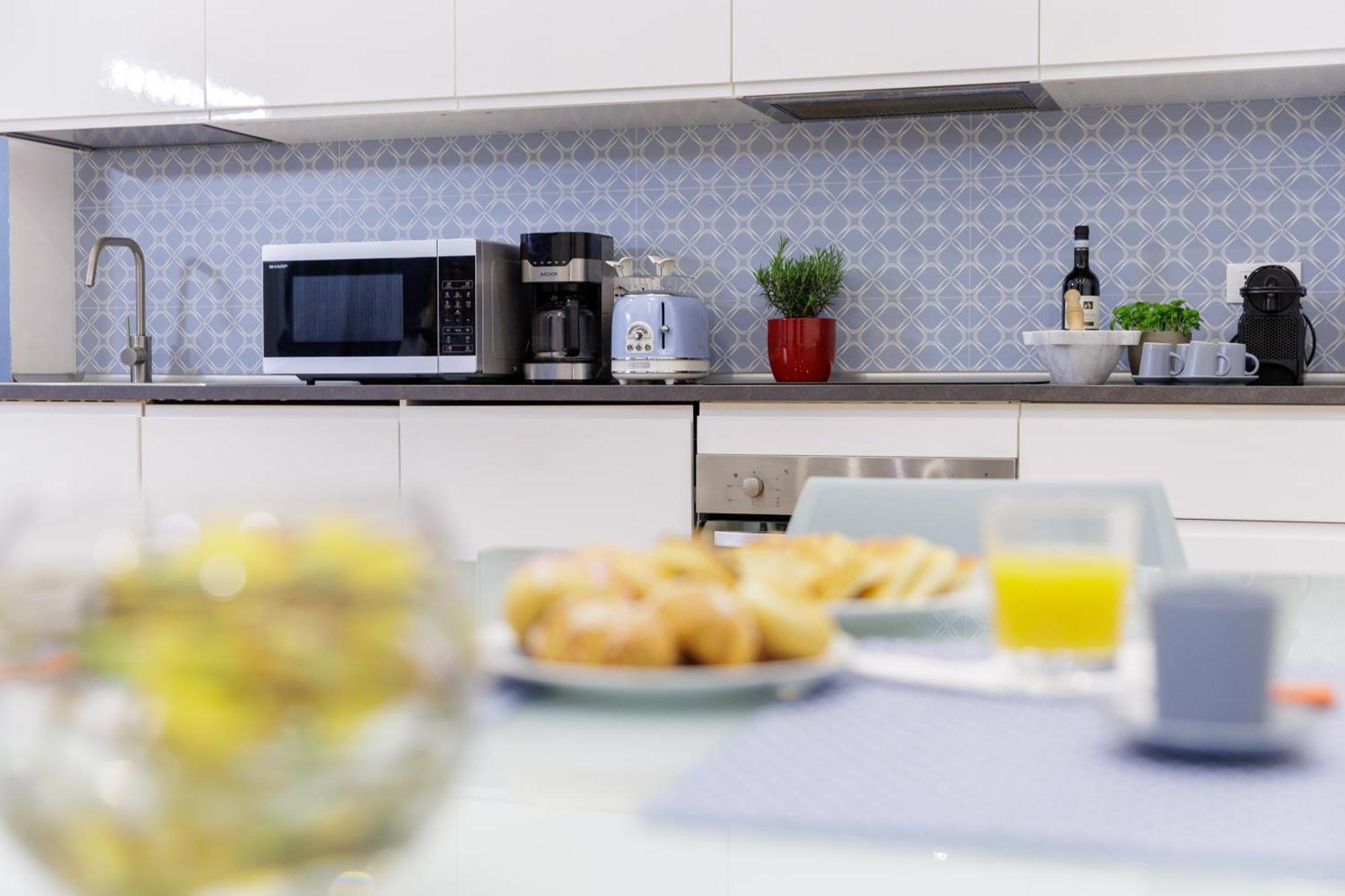 Genoa Lux Apartments With Parking ภายนอก รูปภาพ