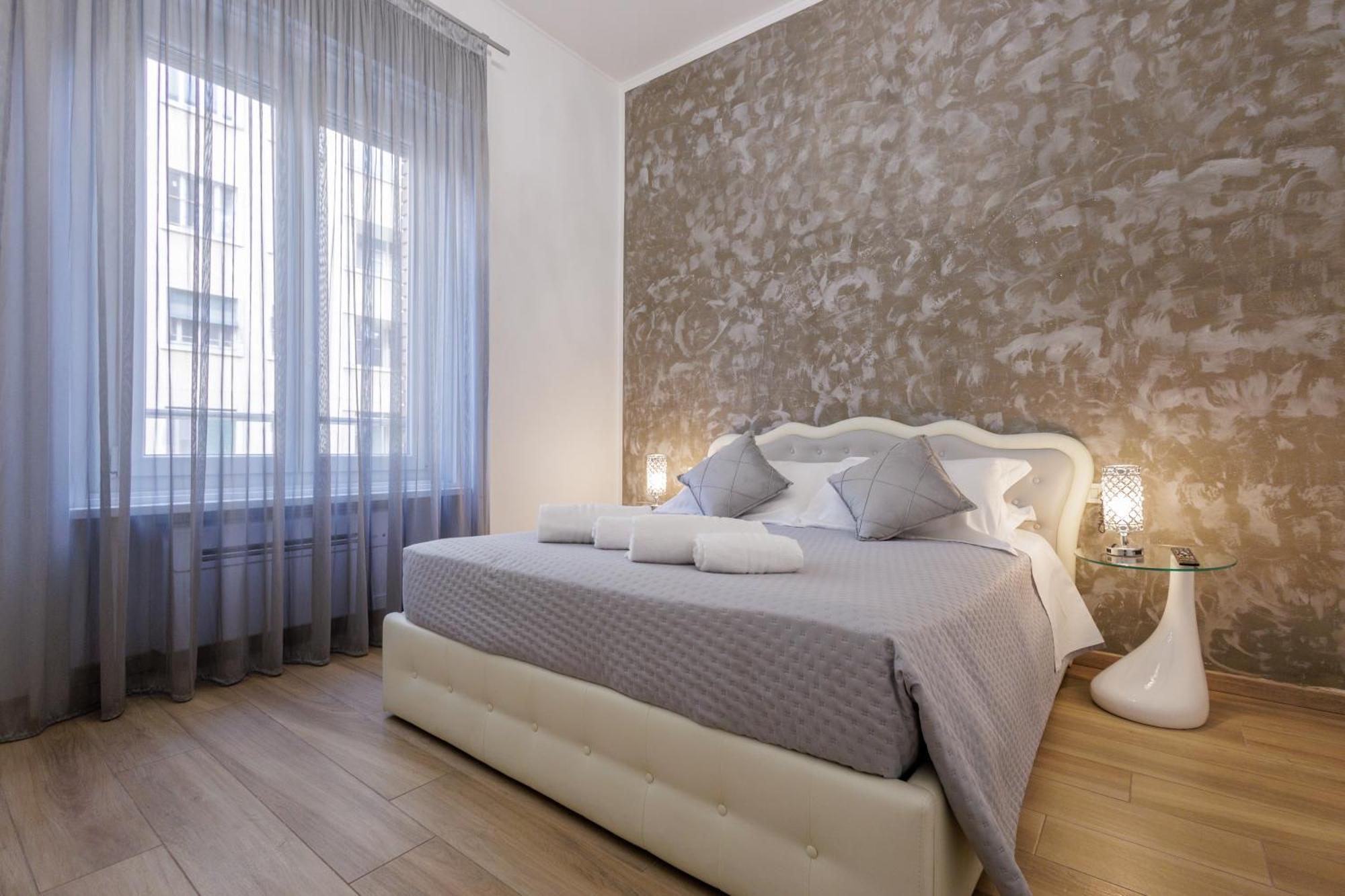 Genoa Lux Apartments With Parking ภายนอก รูปภาพ