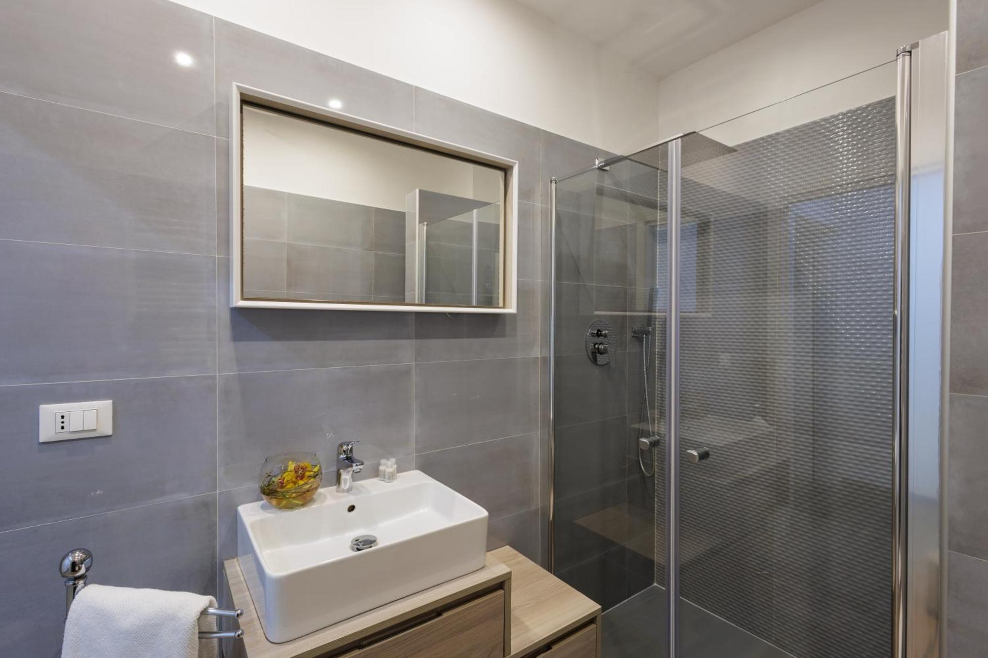 Genoa Lux Apartments With Parking ภายนอก รูปภาพ