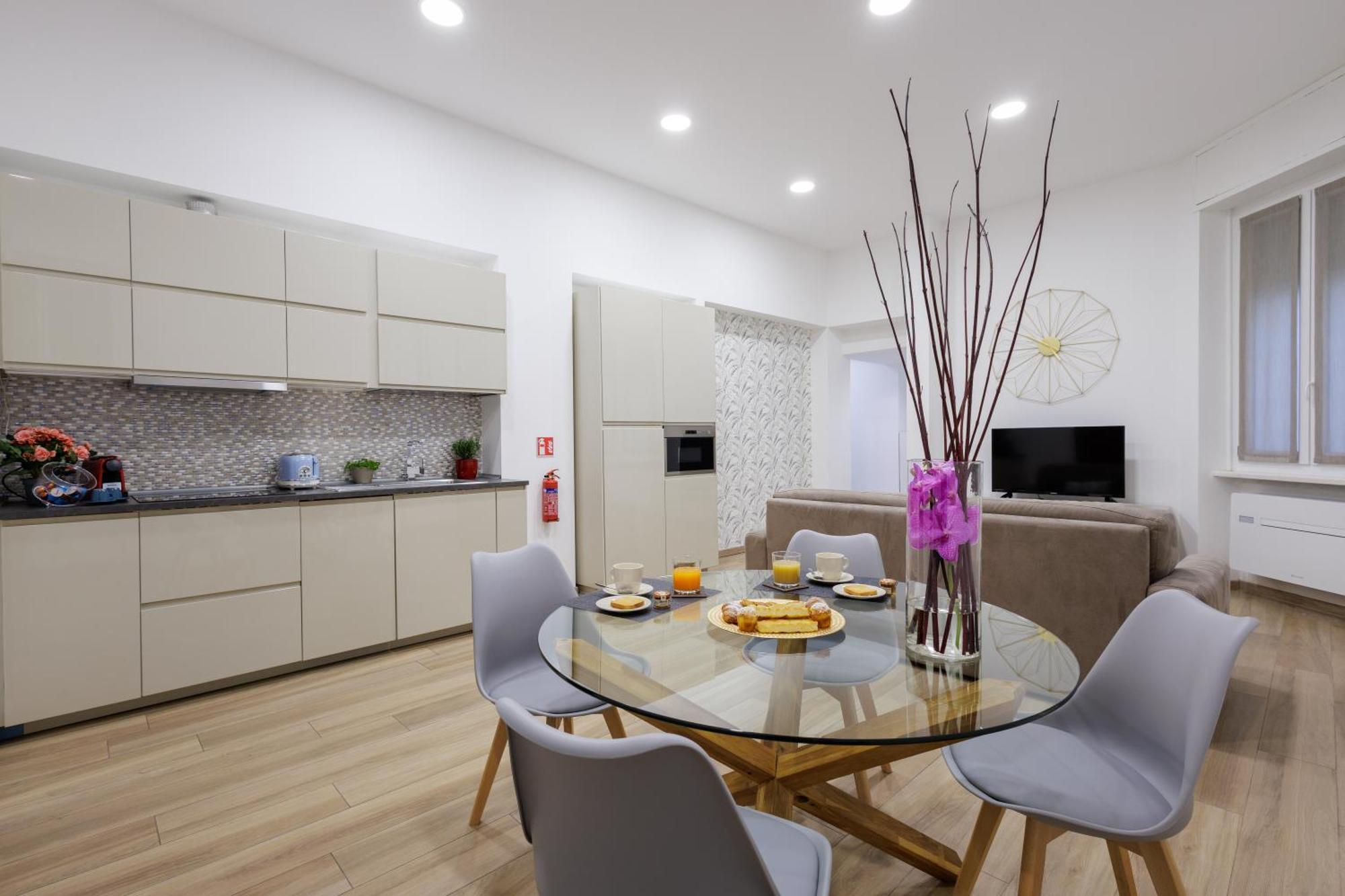 Genoa Lux Apartments With Parking ภายนอก รูปภาพ