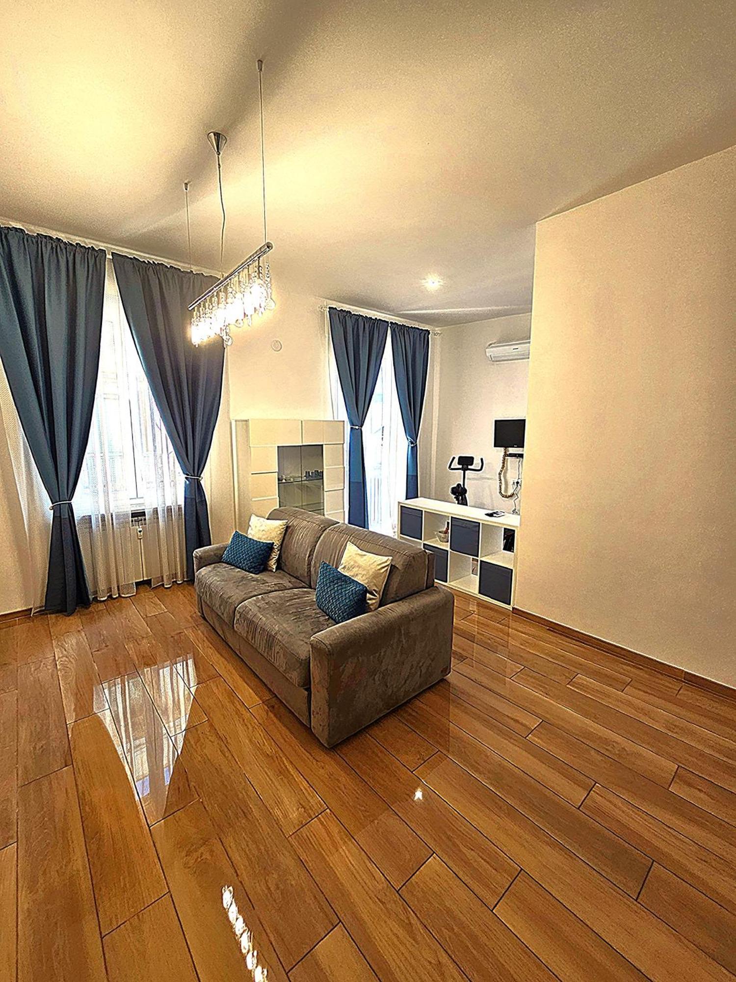 Genoa Lux Apartments With Parking ภายนอก รูปภาพ