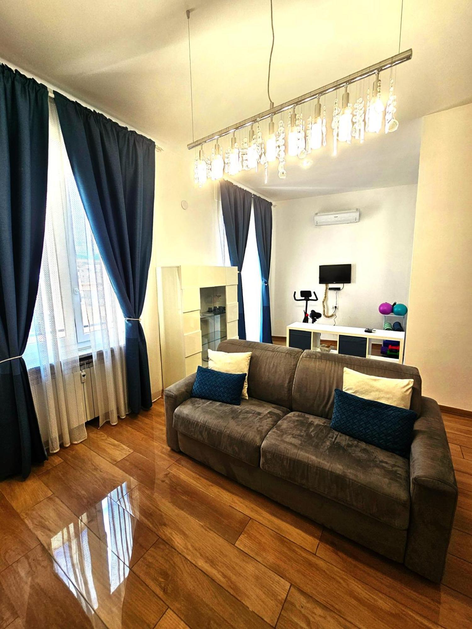 Genoa Lux Apartments With Parking ภายนอก รูปภาพ